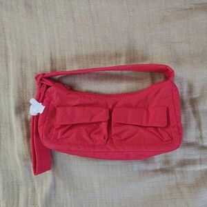 BAGGU Cargo Shoulder Bag Candy Apple Red